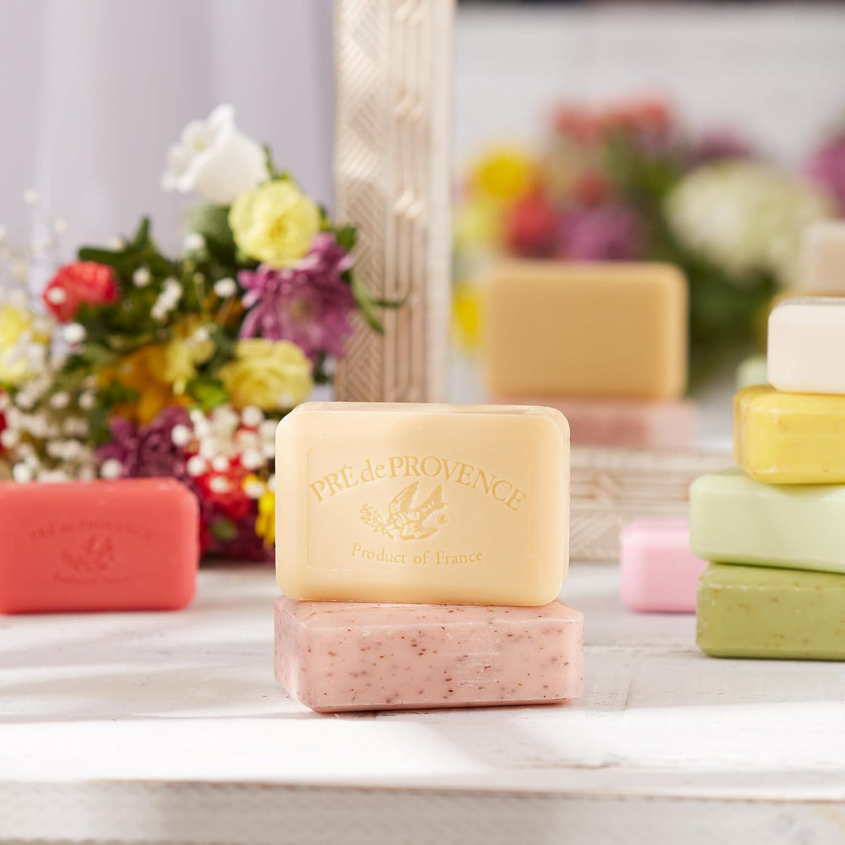 Pre de Provence Artisanal Soap Bar, Natural French Skincare, Enriched with Organic Shea Butter, Quad Milled for Rich, Smooth & Moisturizing Lather, Coconut, 5.3 Ounce
